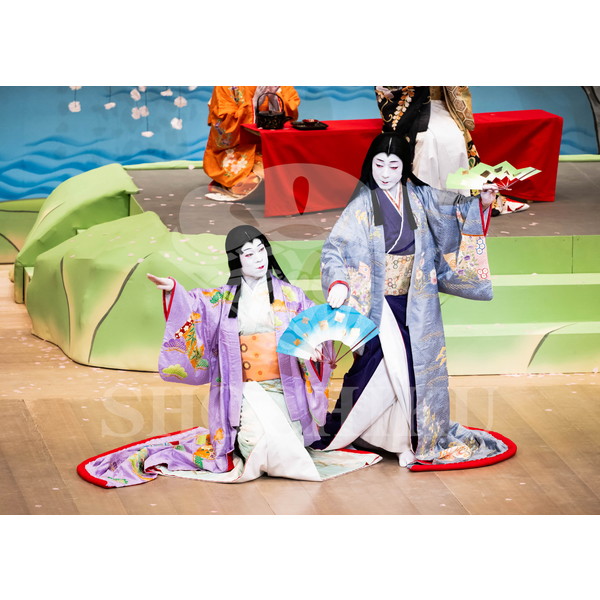 2025�N12�� ����u�g��猩�����s ����������̕���v�u���}�C�h�^�w���̉Ԍ��x�^110